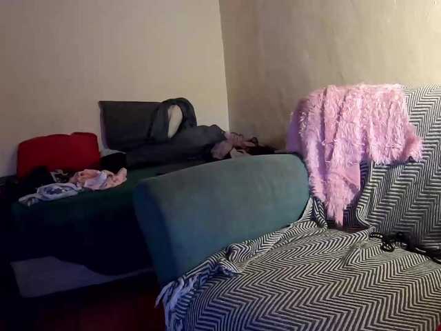 Live sex webcam photo for JulianYlucia #275604369