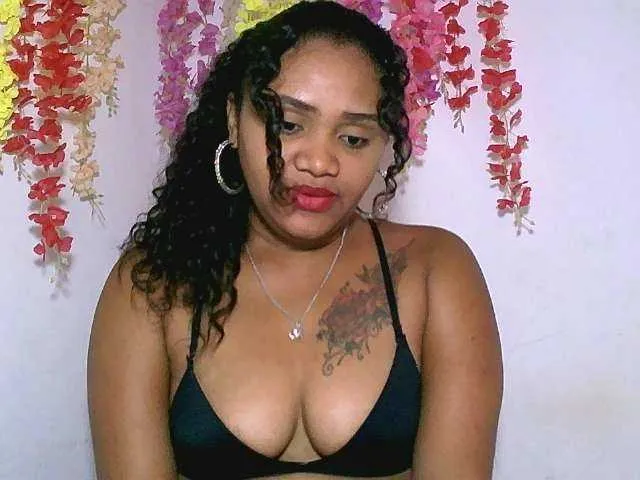 Live sex webcam photo for Julianna-1 #290296714