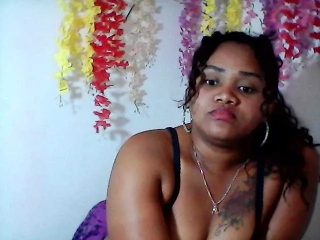 Live sex webcam photo for Julianna-1 #290345147