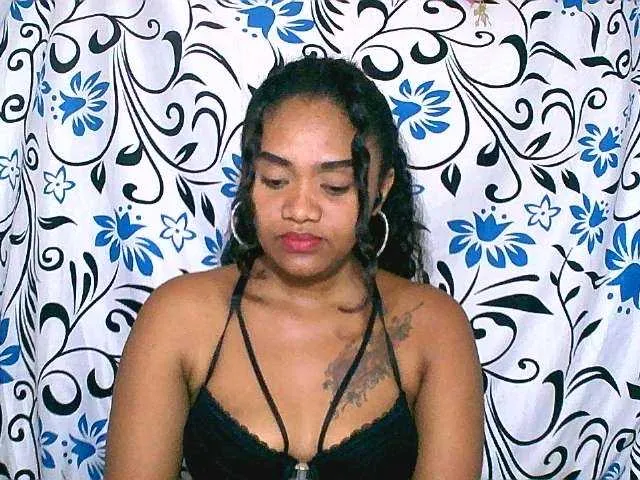 Live sex webcam photo for Julianna-1 #294258112