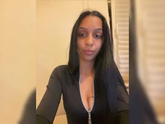 Live sex webcam photo for Julianna500 #276868176