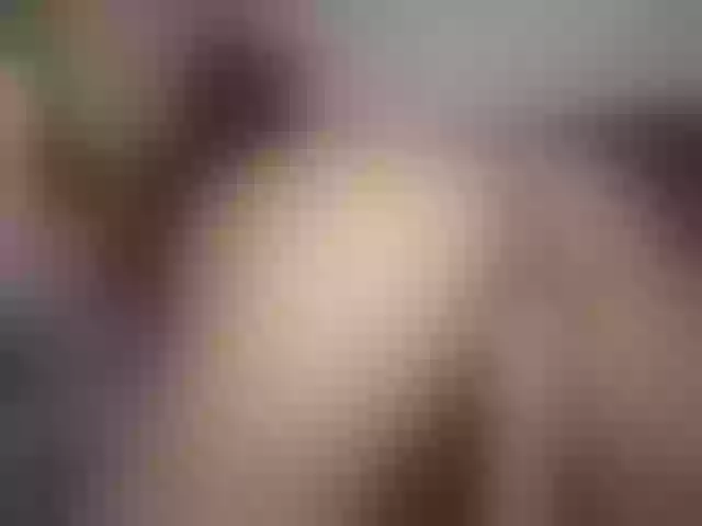 Live sex webcam photo for Julibd27 #292079378