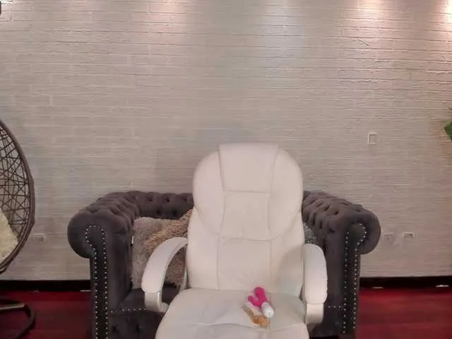 Live sex webcam photo for JulieBelle #287987851