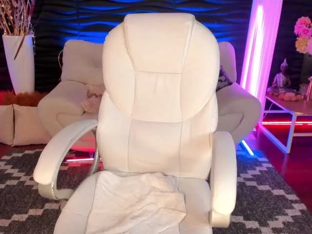 Live sex webcam photo for JulieBelle #287987864