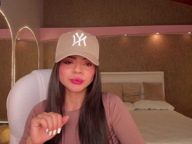 Live sex webcam photo for JulieBelle #287987882