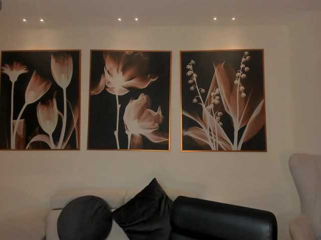 Live sex webcam photo for JulieBelle #287988054