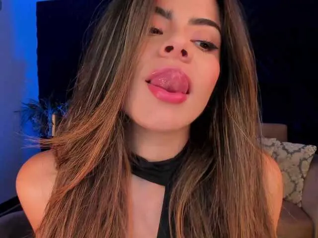 Live sex webcam photo for JulieBelle #287988077