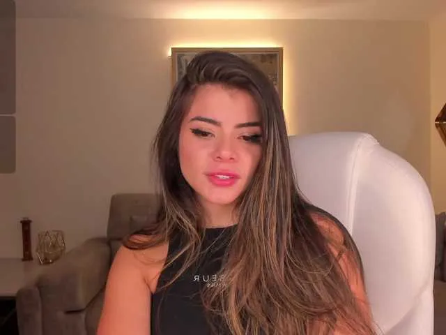 Live sex webcam photo for JulieBelle #287988112