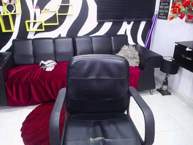 Live sex webcam photo for JulieTrump #272030745