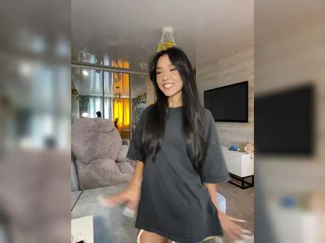 Live sex webcam photo for JulieTurner #287573654