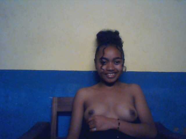 Live sex webcam photo for Juliennah #276537080