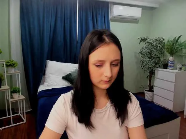 Live sex webcam photo for JulietMonli #290784885