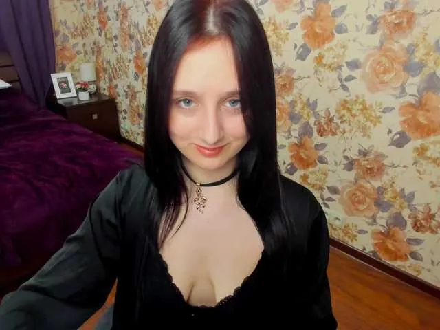 Live sex webcam photo for JulietMonli #291061456