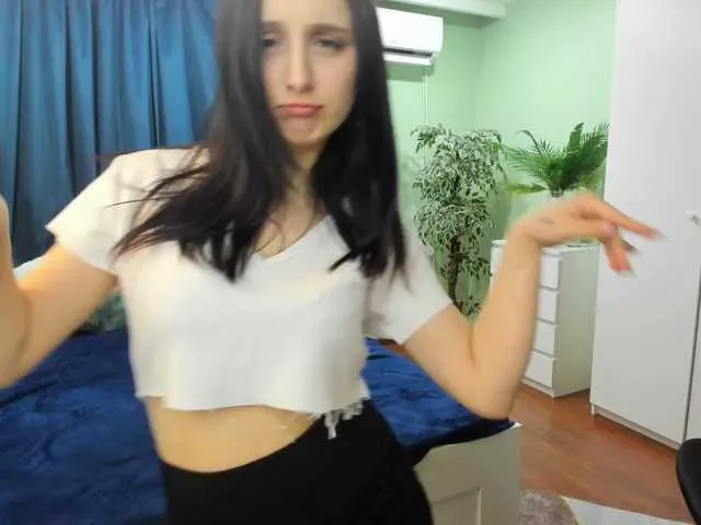 Live sex webcam photo for JulietMonli #291323479