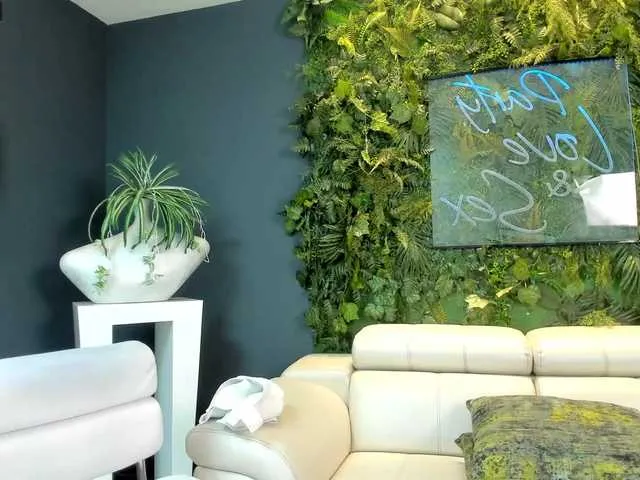 Live sex webcam photo for JulietaBanks #274407624