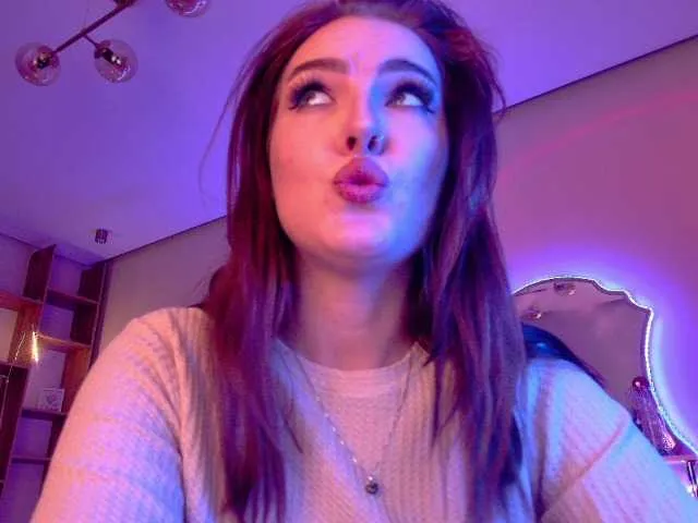 Live sex webcam photo for JulietaLean #277063484