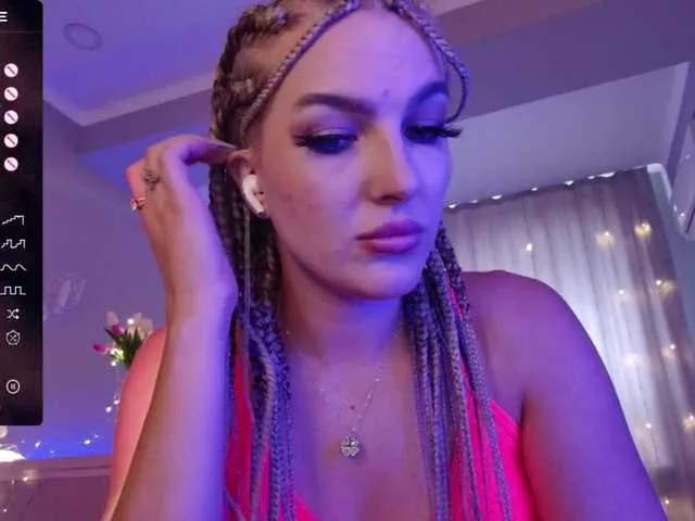 Live sex webcam photo for JulietaLean #289724101