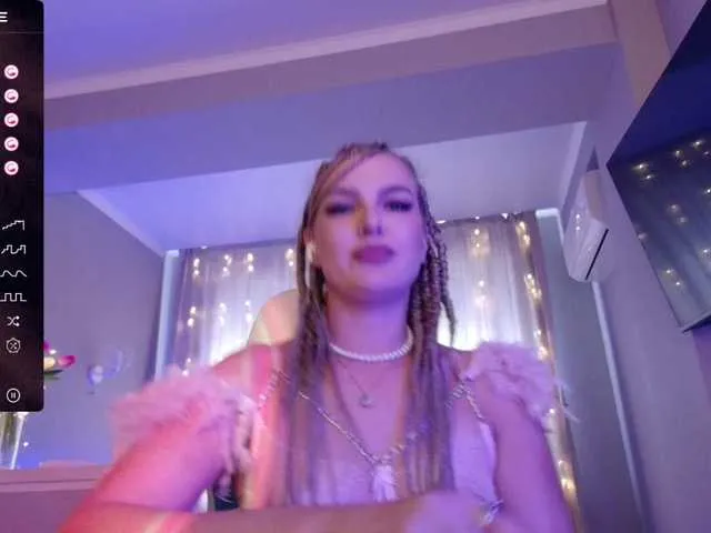 Live sex webcam photo for JulietaLean #289845488