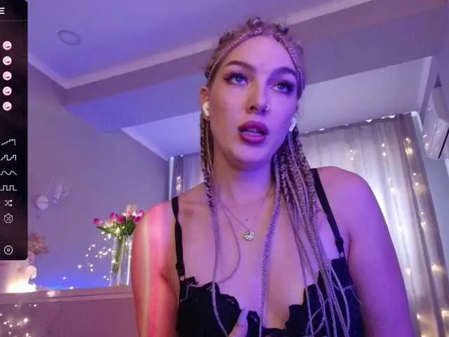 Live sex webcam photo for JulietaLean #290027602