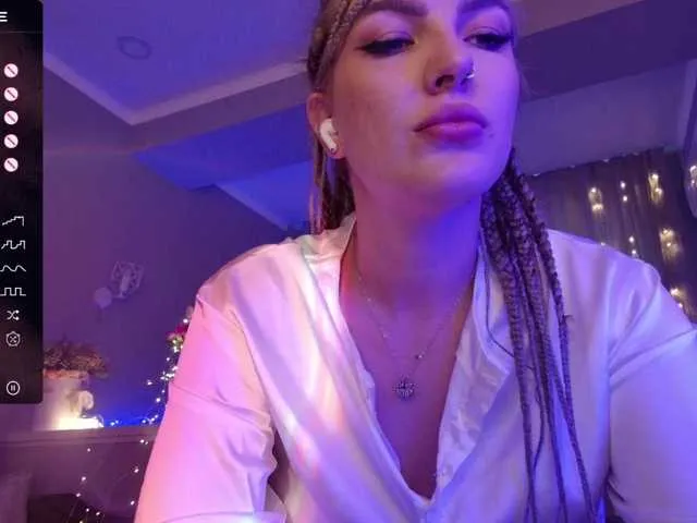 Live sex webcam photo for JulietaLean #290039418