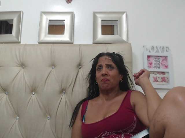 Live sex webcam photo for JulietaMilf #273047509