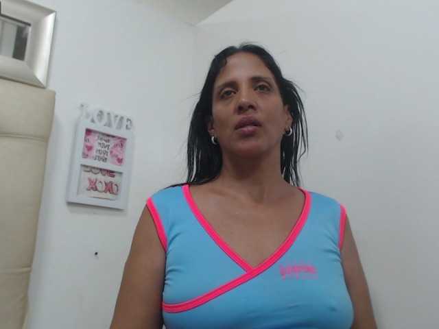 Live sex webcam photo for JulietaMilf #273079711