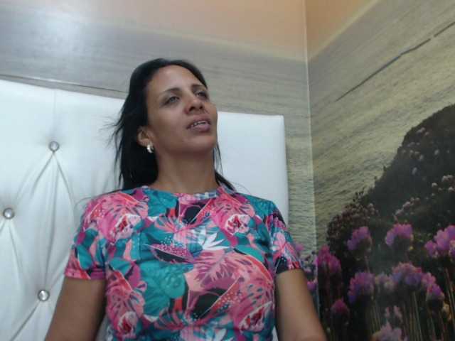 Live sex webcam photo for JulietaMilf #273346065