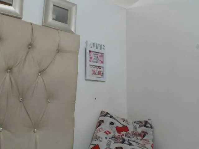 Live sex webcam photo for JulietaMilf #273429265