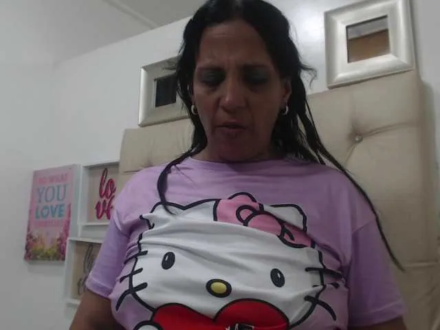 Live sex webcam photo for JulietaMilf #273489881