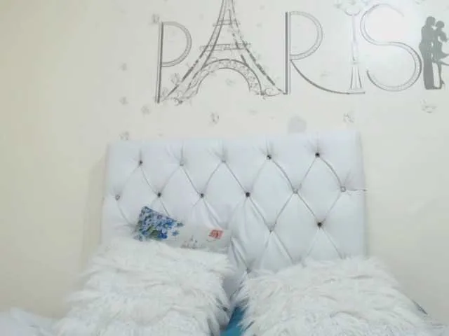 Live sex webcam photo for JulietaMilf #274376882