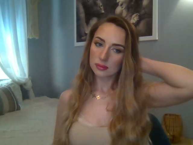 Live sex webcam photo for JulietteGlow #277677975