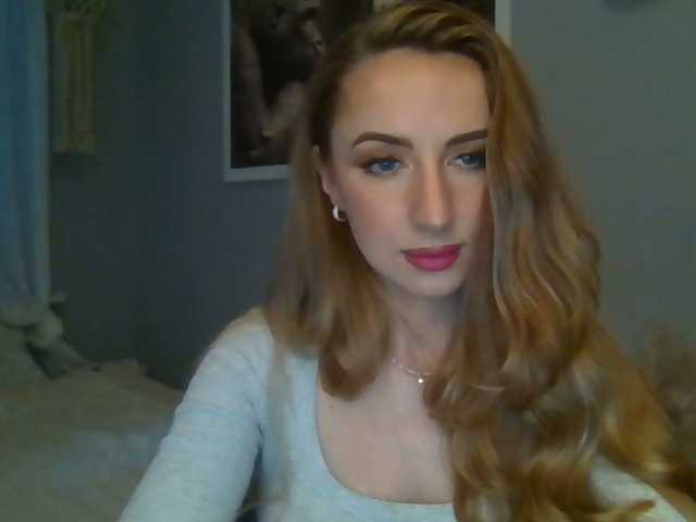 Live sex webcam photo for JulietteGlow #277825508