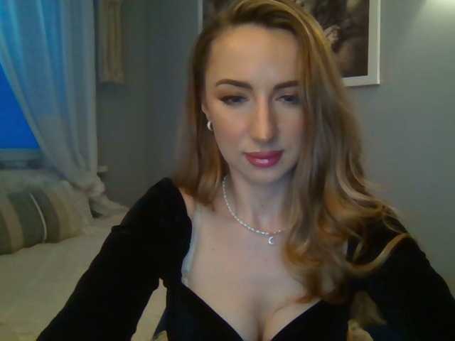 Live sex webcam photo for JulietteGlow #277844881