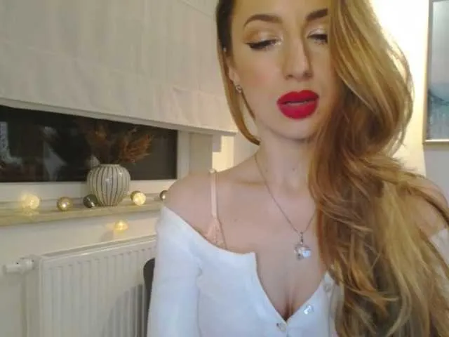 Live sex webcam photo for JulietteGlow #290503541