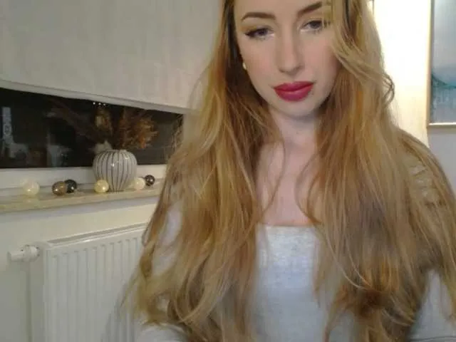 Live sex webcam photo for JulietteGlow #290608431