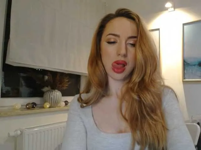 Live sex webcam photo for JulietteGlow #290611128