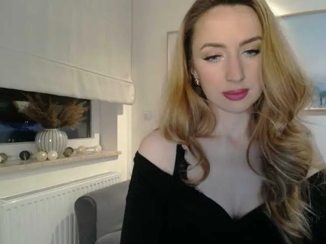 Live sex webcam photo for JulietteGlow #290835433