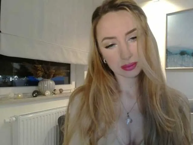Live sex webcam photo for JulietteGlow #290855324