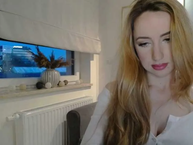 Live sex webcam photo for JulietteGlow #290890185