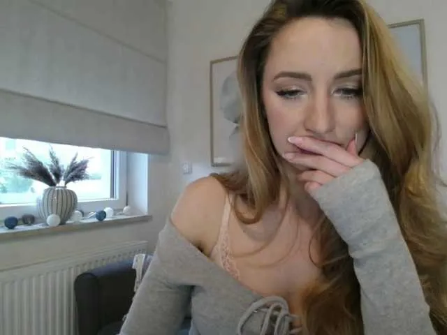 Live sex webcam photo for JulietteGlow #291146529