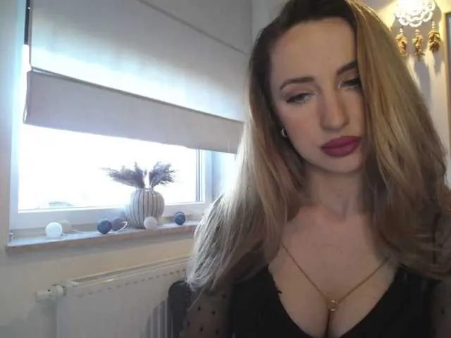 Live sex webcam photo for JulietteGlow #291361098