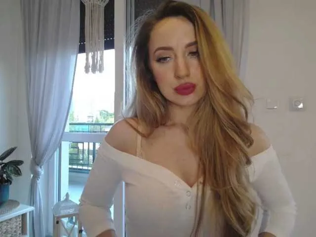 Live sex webcam photo for JulietteGlow #291603645