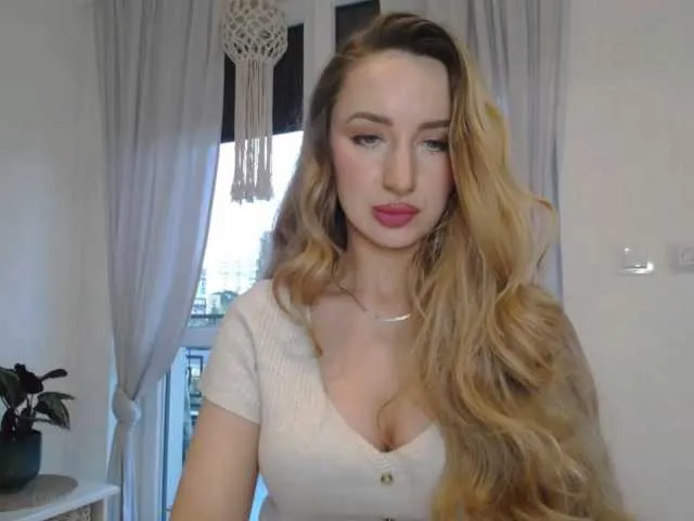 Live sex webcam photo for JulietteGlow #291688320