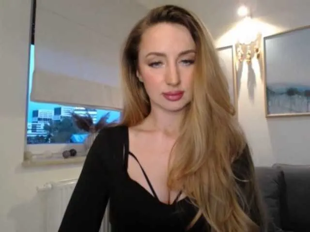 Live sex webcam photo for JulietteGlow #291721772