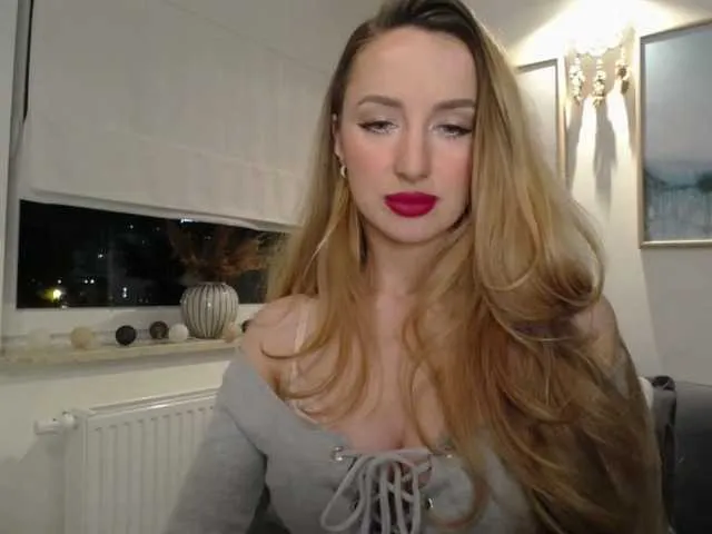 Live sex webcam photo for JulietteGlow #291832819