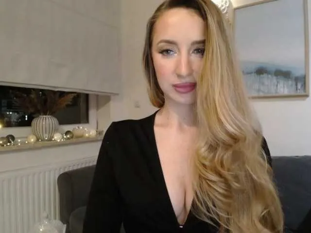 Live sex webcam photo for JulietteGlow #292056738