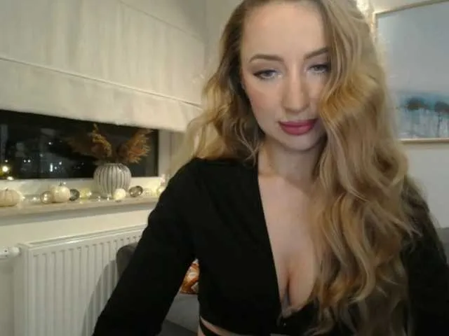 Live sex webcam photo for JulietteGlow #292256139