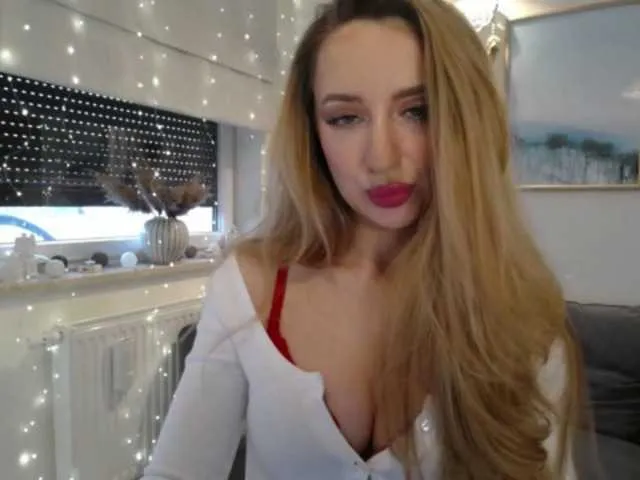 Live sex webcam photo for JulietteGlow #292739686