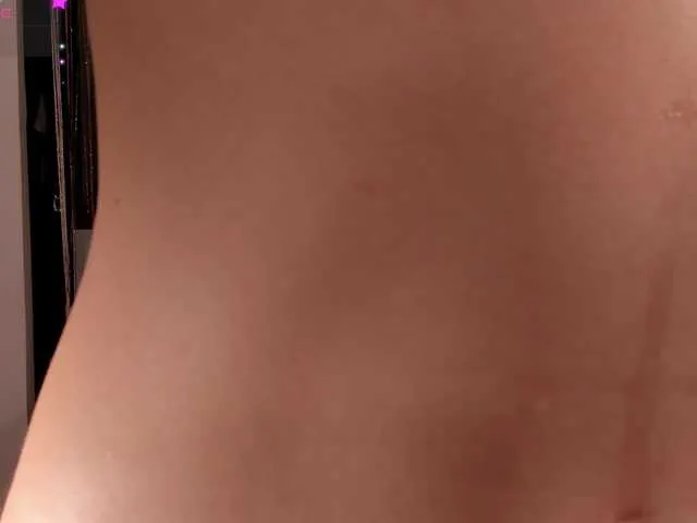 Live sex webcam photo for JuliietaMars #291430539