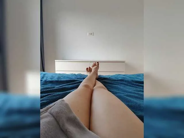 Live sex webcam photo for Julli21 #290792236